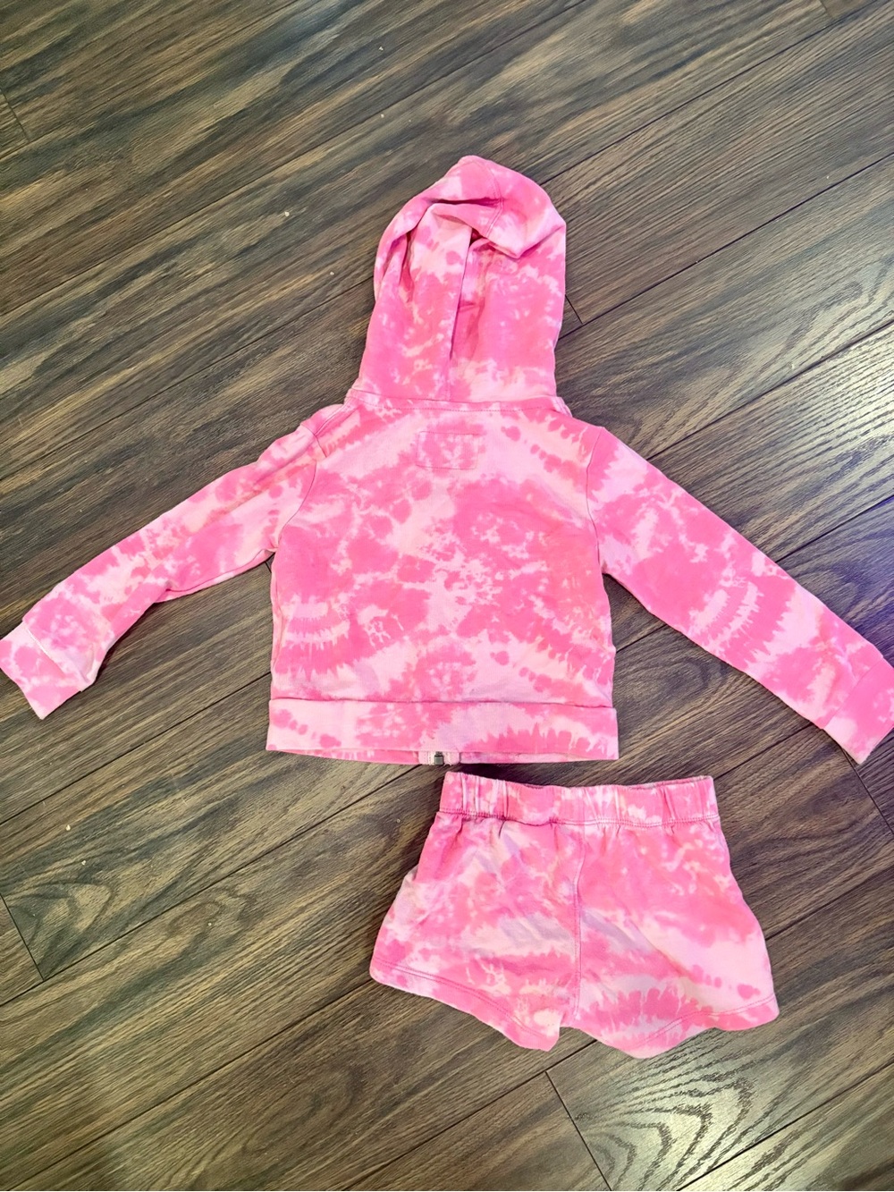 Hurley Girls Pink Tie-Dye Hoodie & Shorts Set – Size 2T - Picture 2 of 2